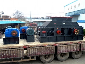 2PG1500X800大型对辊深夜在线免费观看发往广东清远破碎石英砂