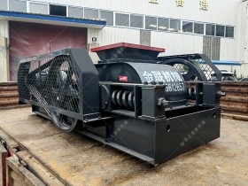 2PG400x400小型对辊深夜在线免费观看发往福建泉州破碎瓜子石