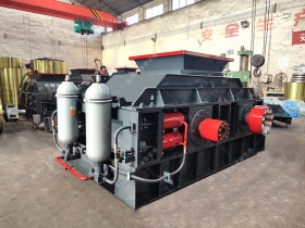 2PG1000x700中型制砂设备液压对辊深夜黄色福利发往湖南