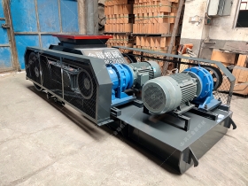 2PG610x400对辊深夜在线免费观看发往福建破碎鹅卵石