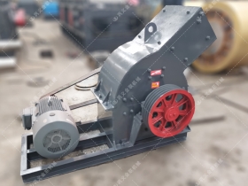 PC200x300小型不锈钢锤式深夜在线免费观看发往河北唐山粉碎化肥