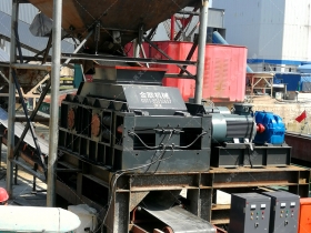 大型连轴式对辊深夜在线免费观看安装现场