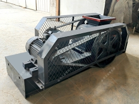 2PG400*250小型对辊深夜在线免费观看发货现场_发往浙江_破碎矿石