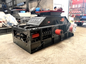 2PG800x600对辊深夜在线免费观看发往贵州贵阳破碎鹅卵石