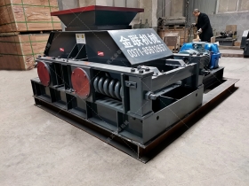 800x600中型直连式对辊深夜黄色福利发货图片