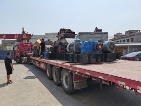 2PG1200x800型半自动液压对辊深夜在线免费观看发货图片