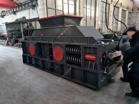 2PG1000X700对辊深夜在线免费观看发往湖北恩施破碎鹅卵石