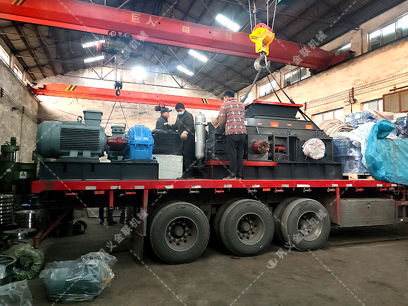 2PGY1200x800鹅卵石液压对辊深夜黄色福利发往重庆