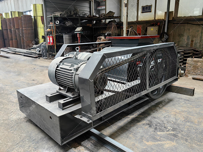 沥青混合料性能不达标？双齿辊深夜在线免费观看助你提升路面质量