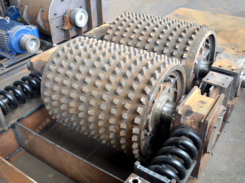 为何越来越多的矿山选择双齿辊而非颚式深夜在线免费观看？这3点很关键！