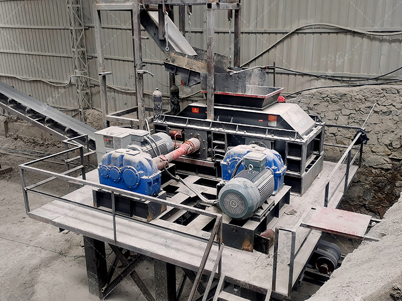 价格迷雾：影响一台液压对辊深夜黄色福利成本的四大核心因素