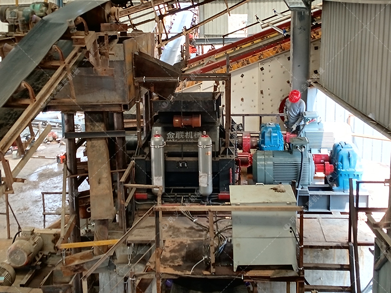 价格迷雾：影响一台液压对辊深夜黄色福利成本的四大核心因素